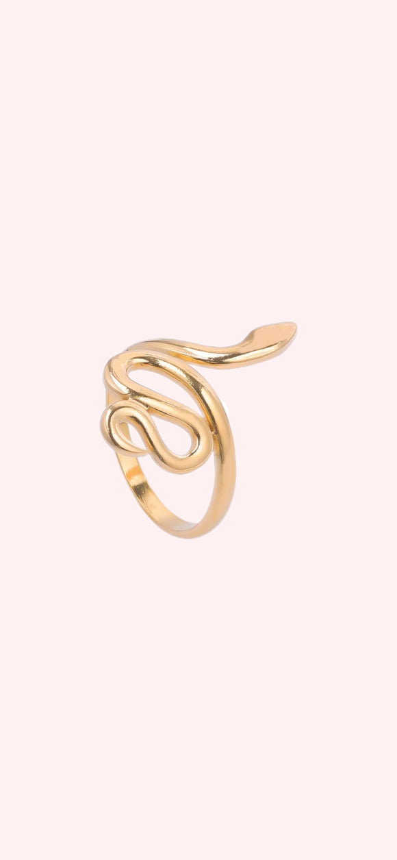 Smooth serpent ring